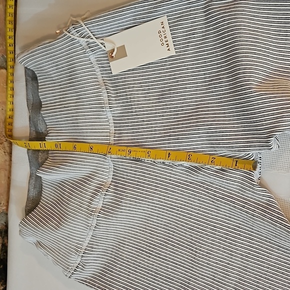NWT Good American white & black seamless ribbed leggings size 3/4 - Picture 8 of 9